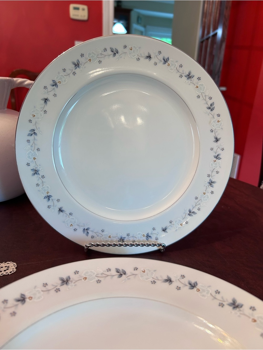 Roselle Fine China Plates Made In Japan Blue & White Floral  Silver Trim 3737
